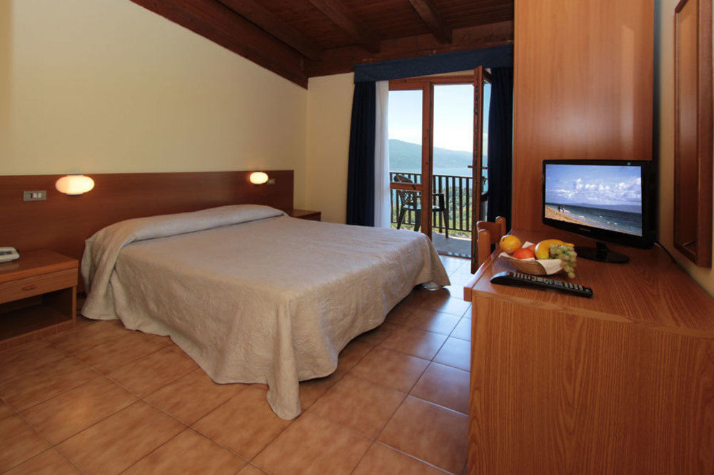 Park Hotel Faver Tremosine Ngoại thất bức ảnh